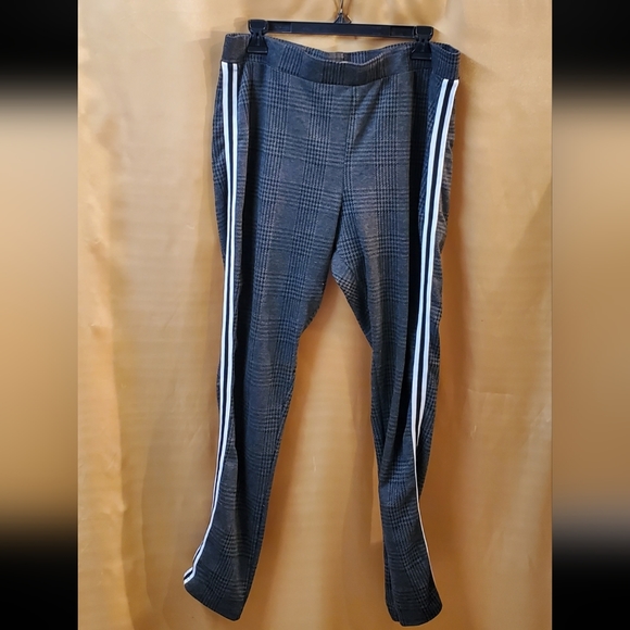 French laundry pants Size XL Gray & black plaid pattern w/white & black stripes - Picture 5 of 5
